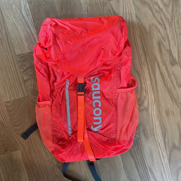 Saucony Handbags - Saucony Speed of Lite Run Pack Backpack